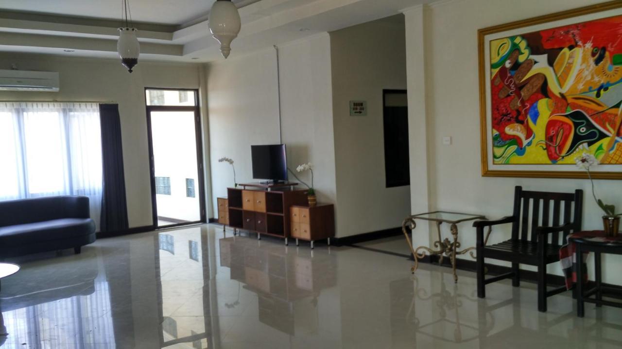 Maxi Hotel Kedonganan Jimbaran Exterior foto