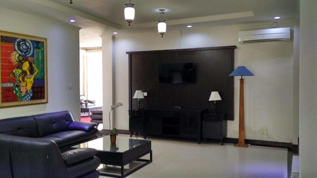 Maxi Hotel Kedonganan Jimbaran Exterior foto